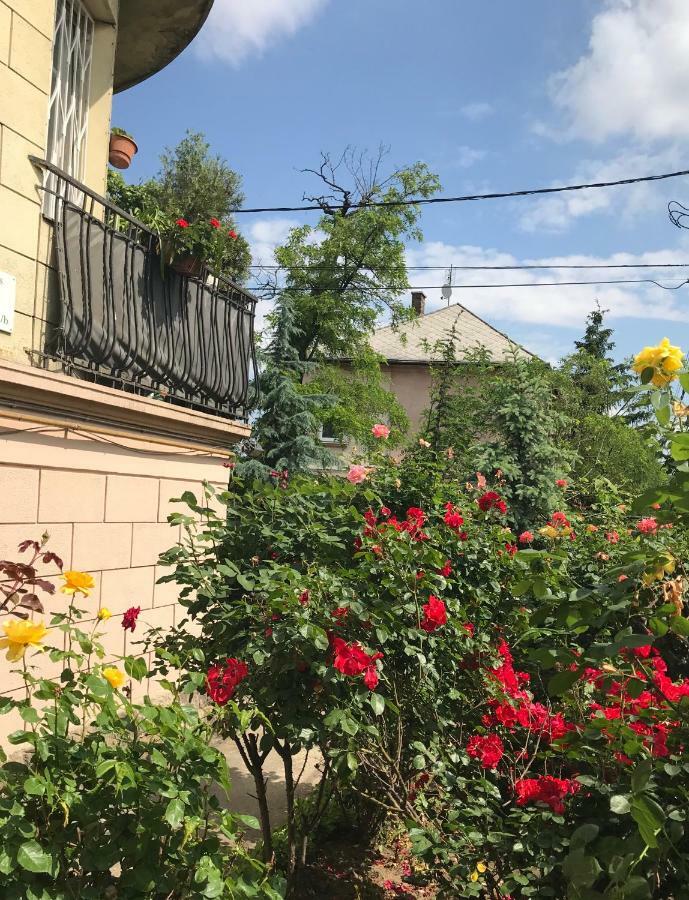 Budapest Hideout In Style With Free Parking - Luxury Apartment Buitenkant foto